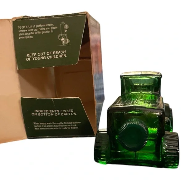 1970's Vintage AVON BIG MACK WINDJAMMER AFTER SHAVE
6 FL OZ - Picture 6 of 10